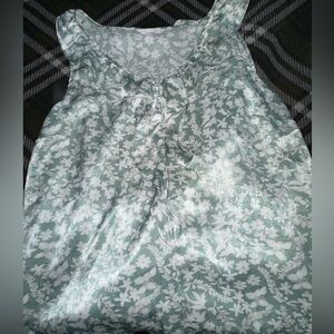 LAUREN CONRAD FLORAL RUFFLE TANK